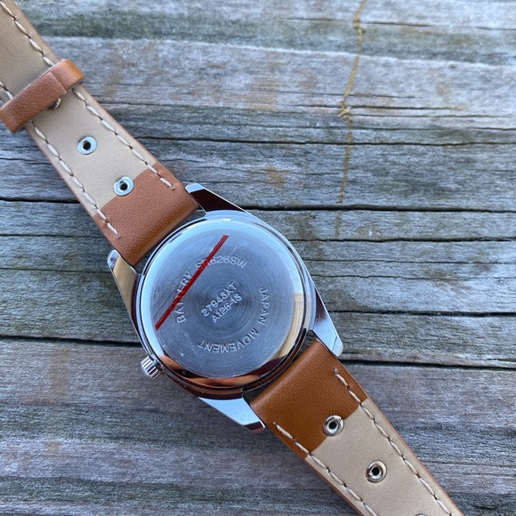 Tan faux leather Fashion watch w/ tiny stud accents New in box - Picture 5 of 10